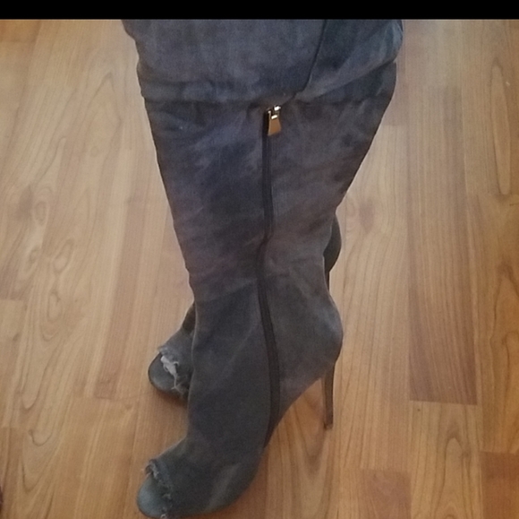 Designer boots - Picture 4 of 8